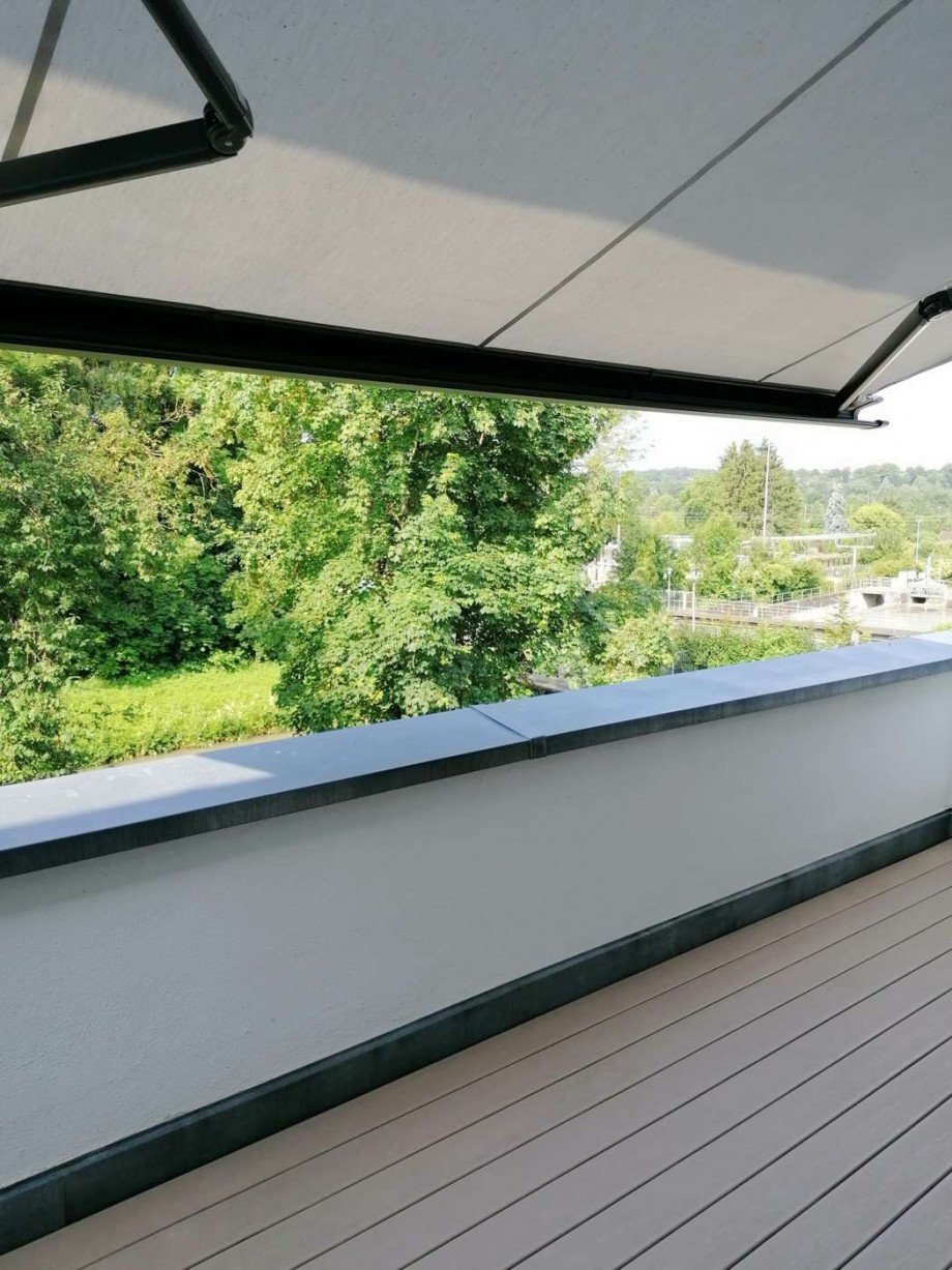 Balkon mit Markise Etagenwohnung Neu-Ulm