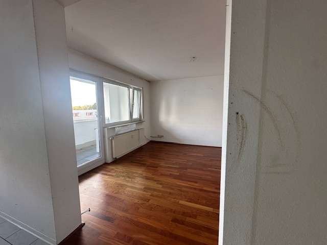 Blick K�che Richtung Wohnen Etagenwohnung Ulm