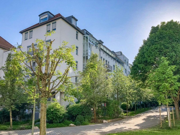 Ansicht Nord-Ost Ulm Maisonettewohnung *ARCHIV* Mitten in Ulm: Sonnige 4-Zimmer-Maisonette-Wohnung mit Dachterrasse