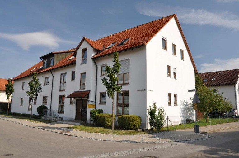 Au�enansicht Geb�ude Neu-Ulm Dachgeschosswohnung *ARCHIV* Au�ergew�hnlich sch�ne 2 Zi.-Dachgescho�wohnung mit Loggia in begehrter Pfuhler Lage!