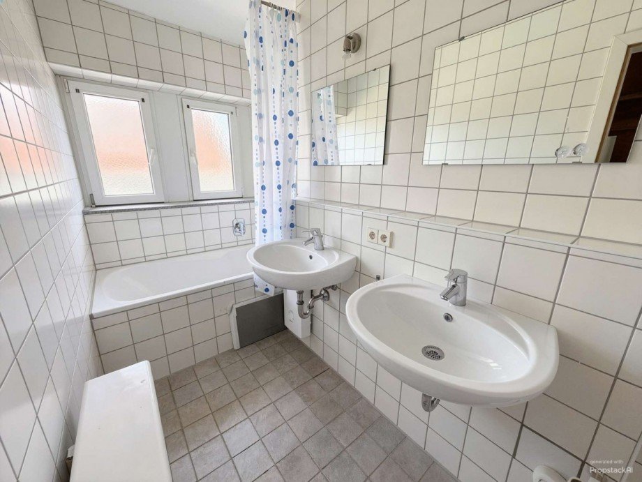 EG + OG Badezimmer Mehrfamilienhaus Beimerstetten