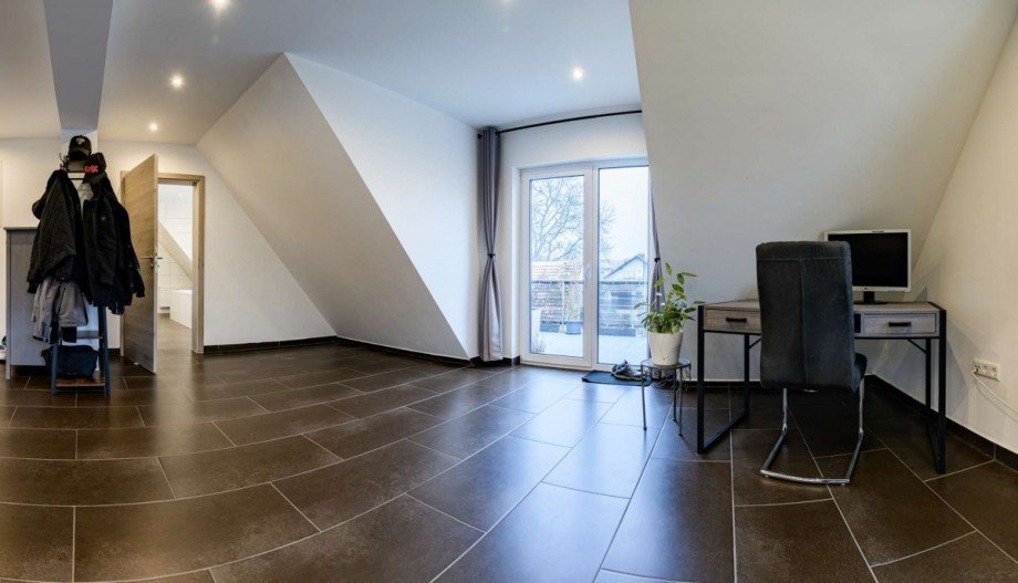 Zugang Balkon, Bad und B�roecke Maisonettewohnung V�hringen
