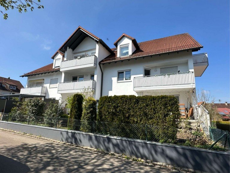 Au�enansicht Neu-Ulm Etagenwohnung Sonnige und gro�z�gige 3,5 Zi.-Wohnung in ruhiger Ortsrandlage von Reutti