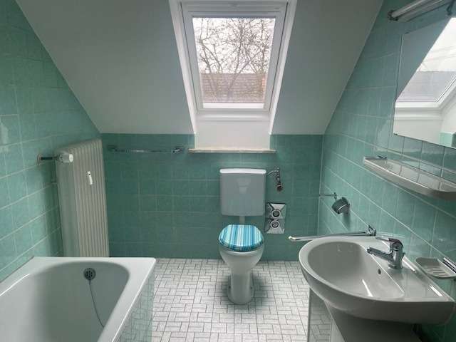 Bad Dachgeschosswohnung Jedelhausen