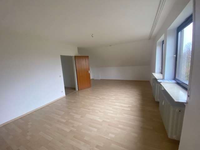 Wohnen-Schlafen Dachgeschosswohnung Jedelhausen