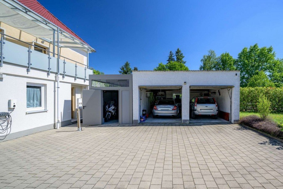 Doppelgarage mit Abstellschuppen Zweifamilienhaus Senden