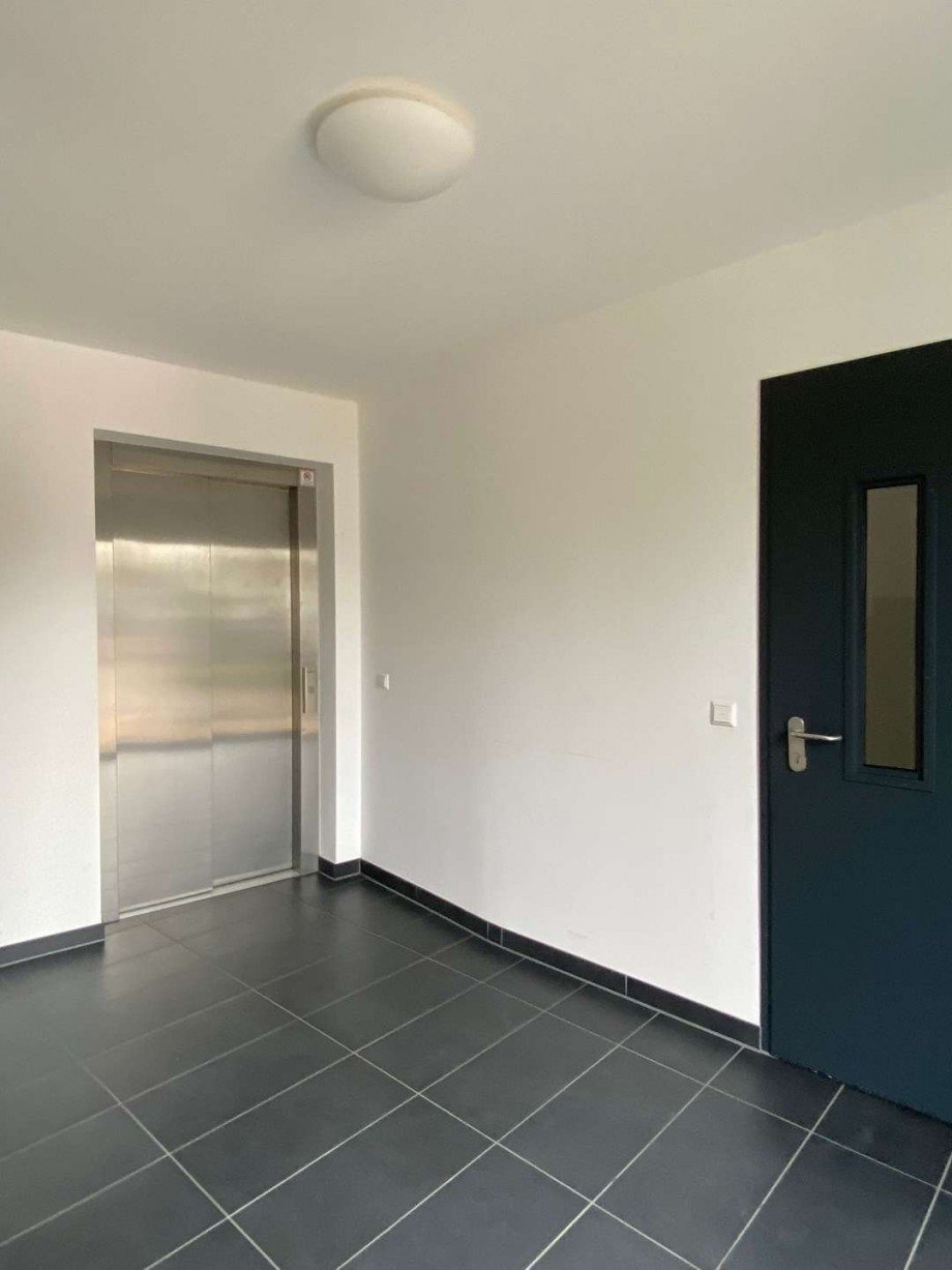 Treppenhaus mit Aufzug Etagenwohnung Neu-Ulm