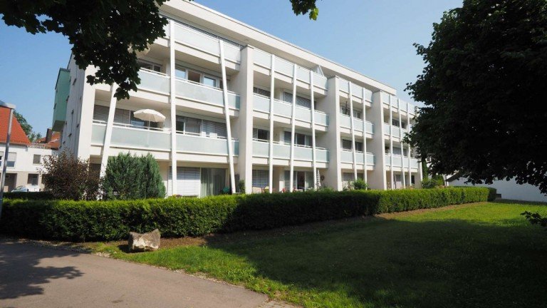 Au�enansicht Balkonseite Blaustein Etagenwohnung Wohnen am Park - Tolle Wohnung mit hochwertiger Ausstattung und zentaler Lage