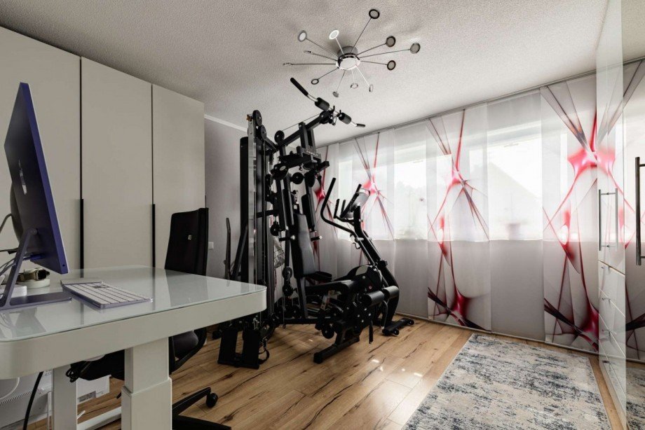 Schlafzimmer (siehe Grundriss) genutzt als B�ro Wohnung Blaustein