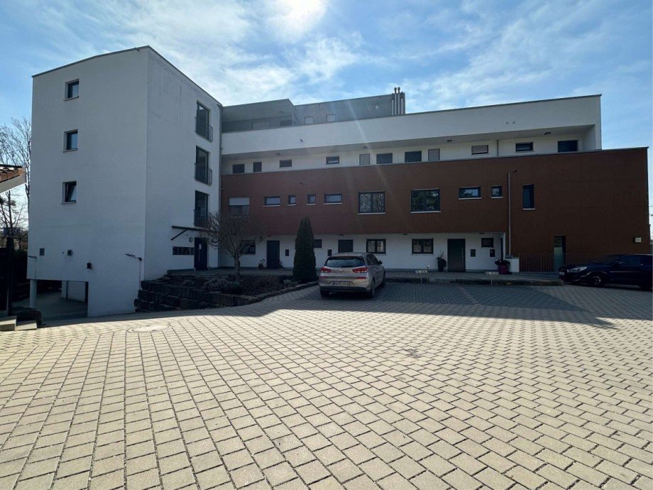 Hauseingangseite Etagenwohnung Neu-Ulm