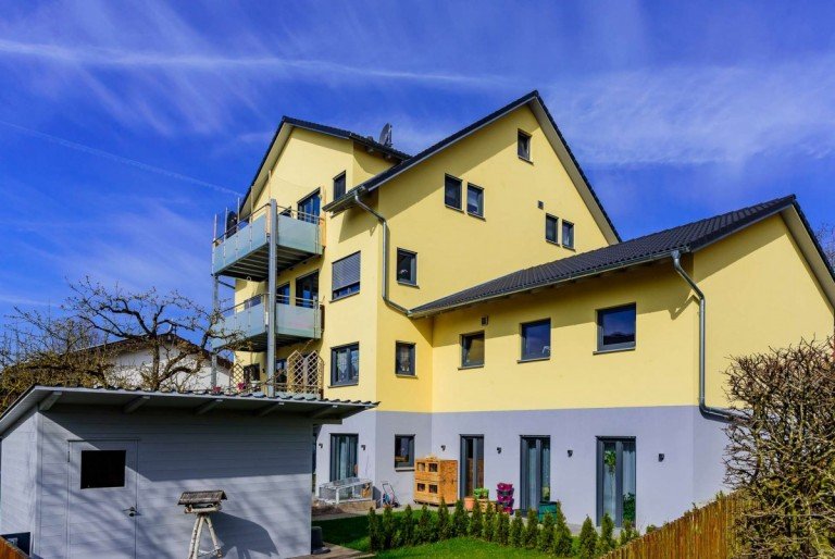 Au�enansicht Geb�ude Ulm Wohnung *ARCHIV* Gro�z�gige Dachgeschosswohnung mit toller Aussicht �bers Donautal